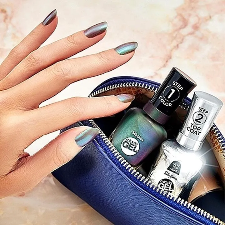 Jak wybrać między Sally Hansen Light Glow a Medium Glow?