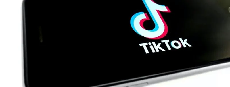 Sekrety udanego viralu na TikTok – jak stworzyć film, który podbije sieć?